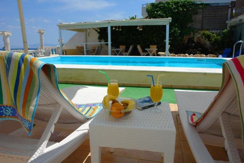 Mistral Apartments Aegina image