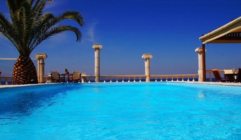 Mistral Apartments Aegina image