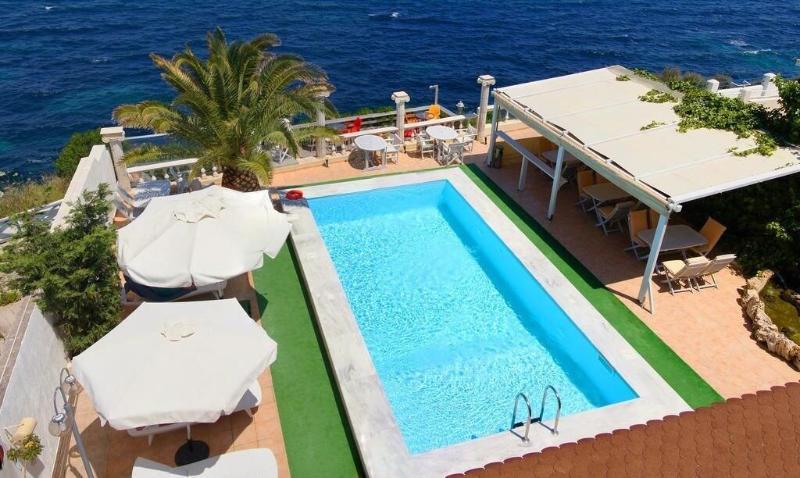Mistral Apartments Aegina image
