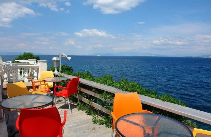 Mistral Apartments Aegina image