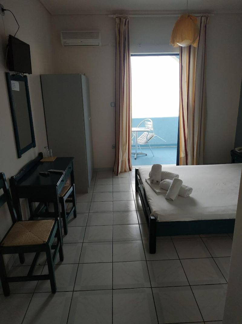 Mistral Apartments Aegina image