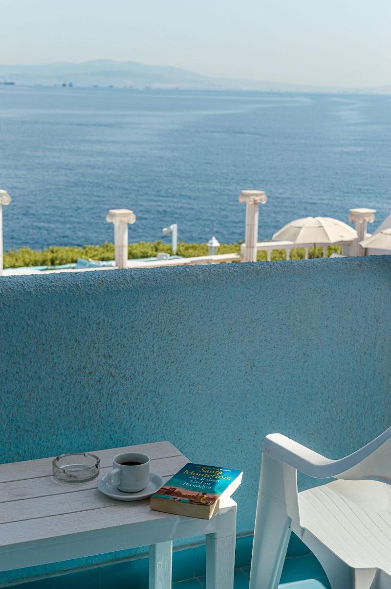 Mistral Apartments Aegina image