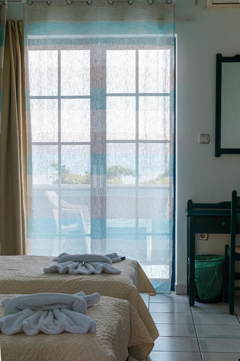 Mistral Apartments Aegina image