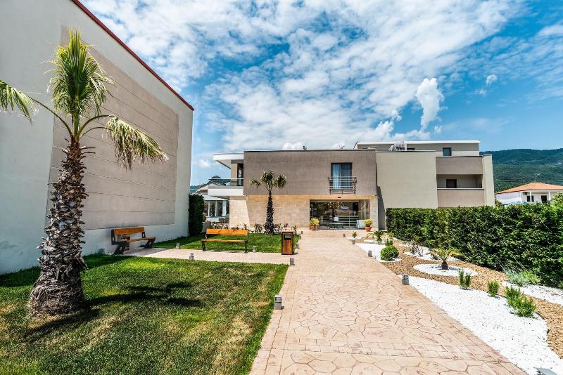 Lagaria Apartments