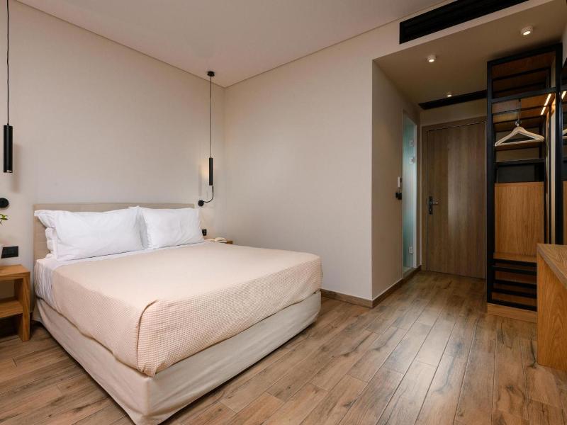 Mary Hotel image