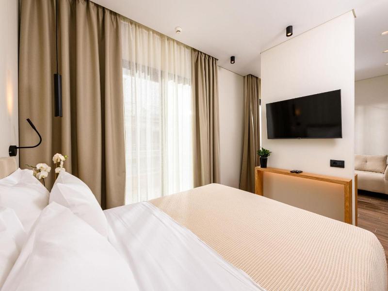 Mary Hotel image