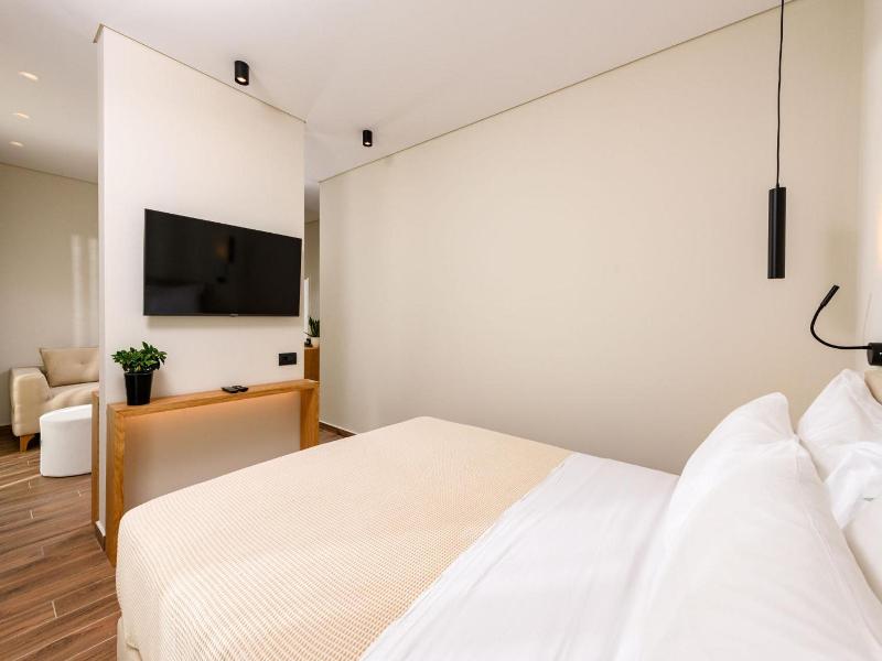 Mary Hotel image