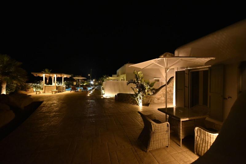 Queen Boutique Suites image