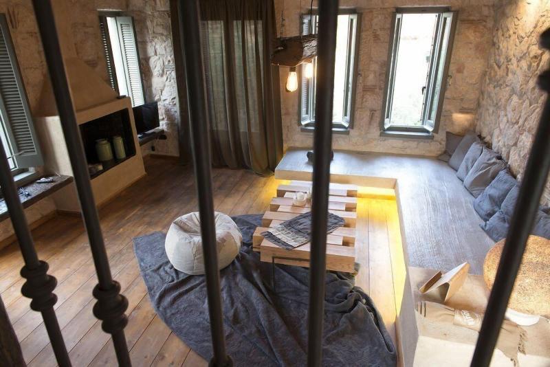 Opora Country Living image