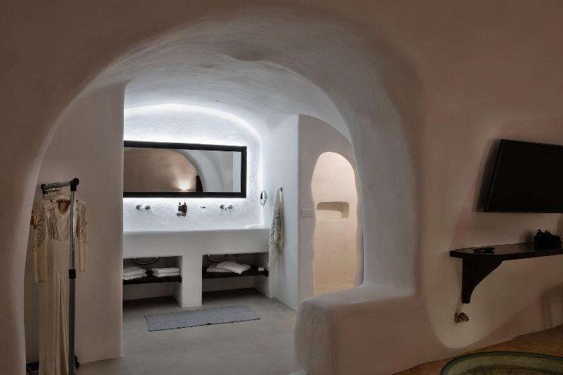 Abelis Canava Luxury Suites - Adults Only gallery photo 28