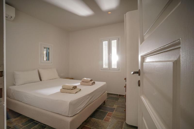 Vlia Mar Myconian Residences image