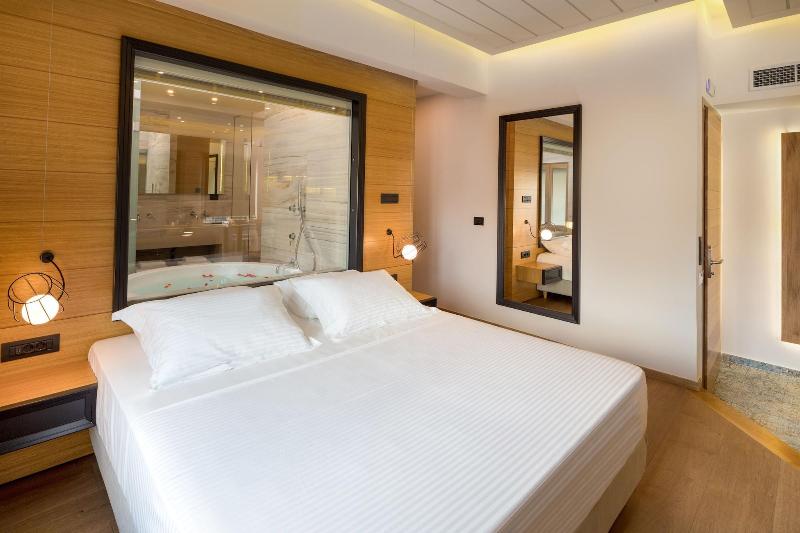 Querini Luxury Suites image