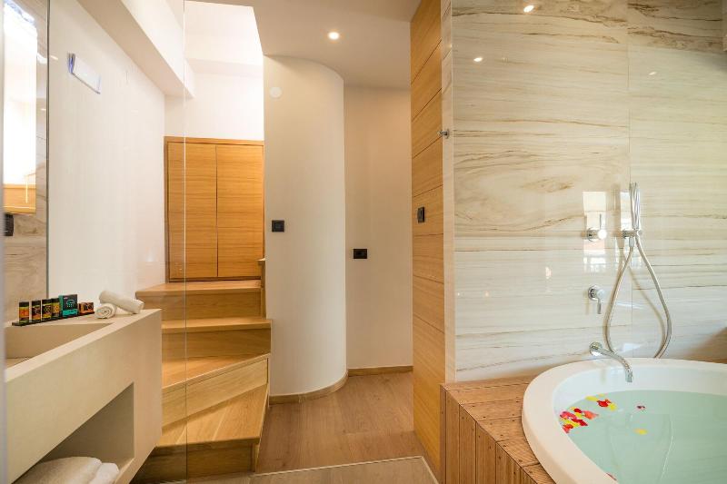 Querini Luxury Suites image