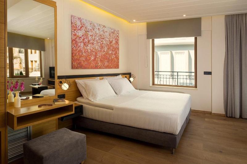 Querini Luxury Suites image