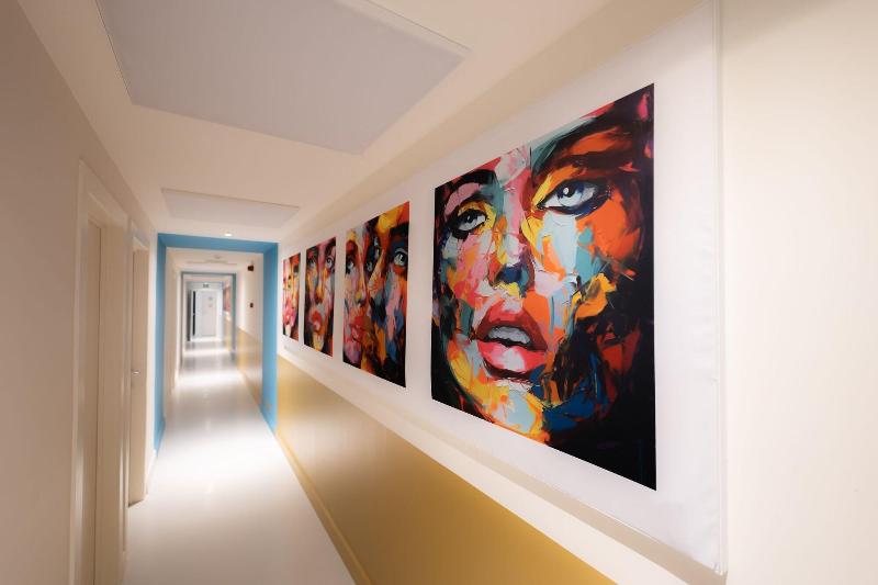 Elberg Aparthotel image