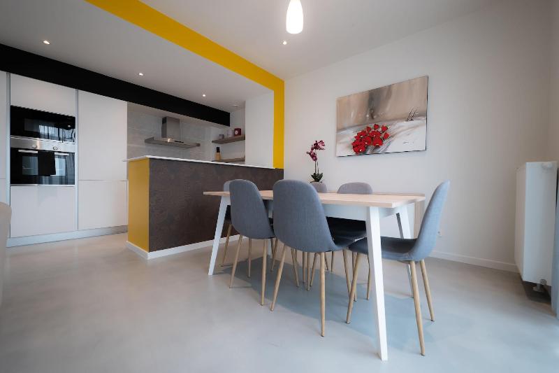 Elberg Aparthotel image