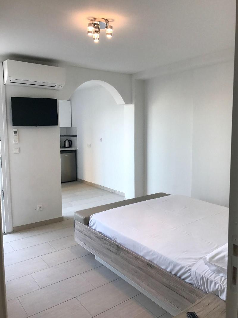 Hôtel Reine D'Azur image