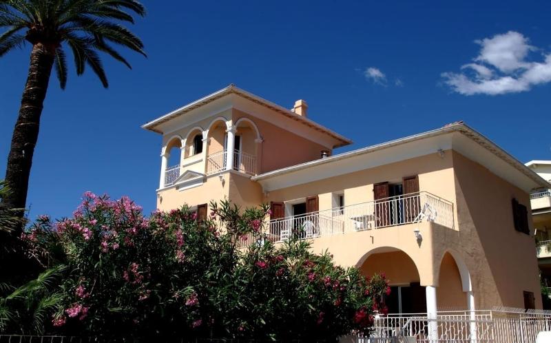 Hôtel Reine D'Azur image