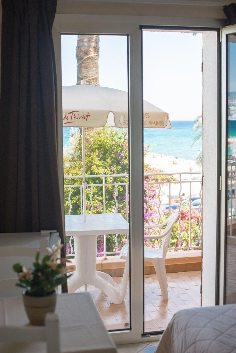 Hôtel Reine D'Azur image