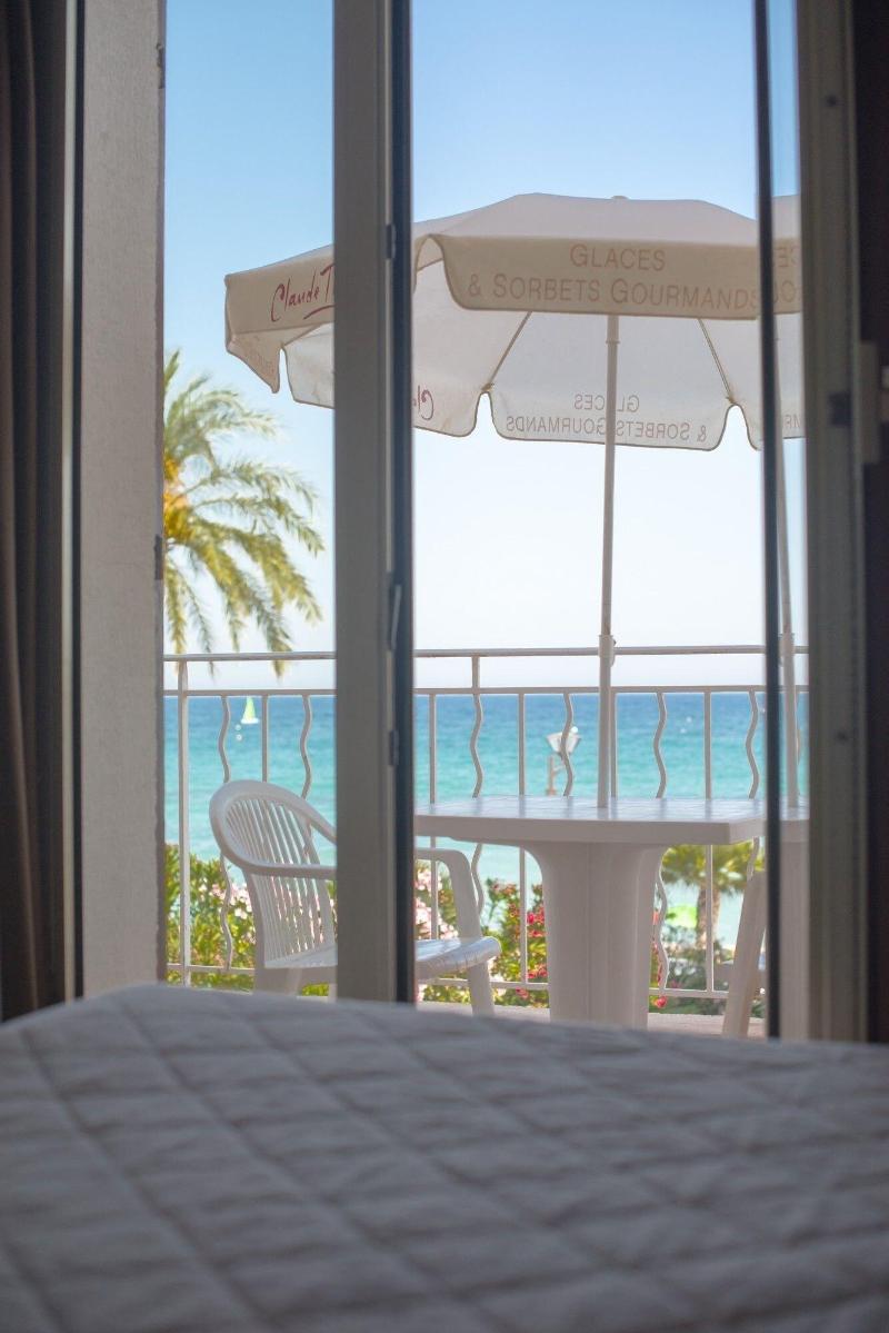 Hôtel Reine D'Azur image