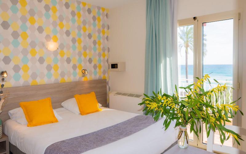 Hôtel Reine D'Azur image