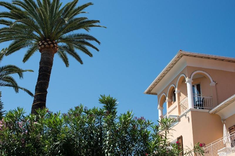 Hôtel Reine D'Azur image