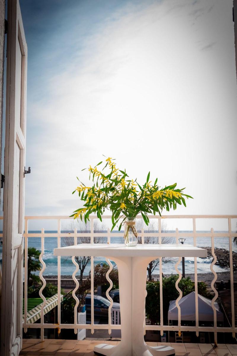 Hôtel Reine D'Azur image