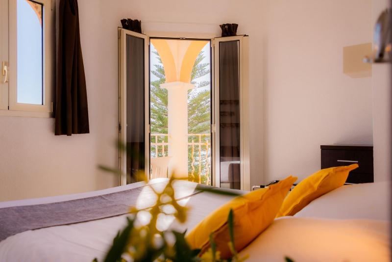 Hôtel Reine D'Azur image