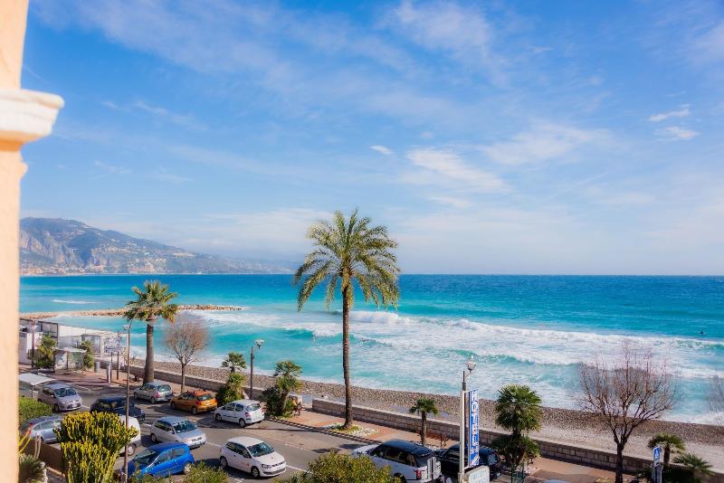 Hôtel Reine D'Azur image
