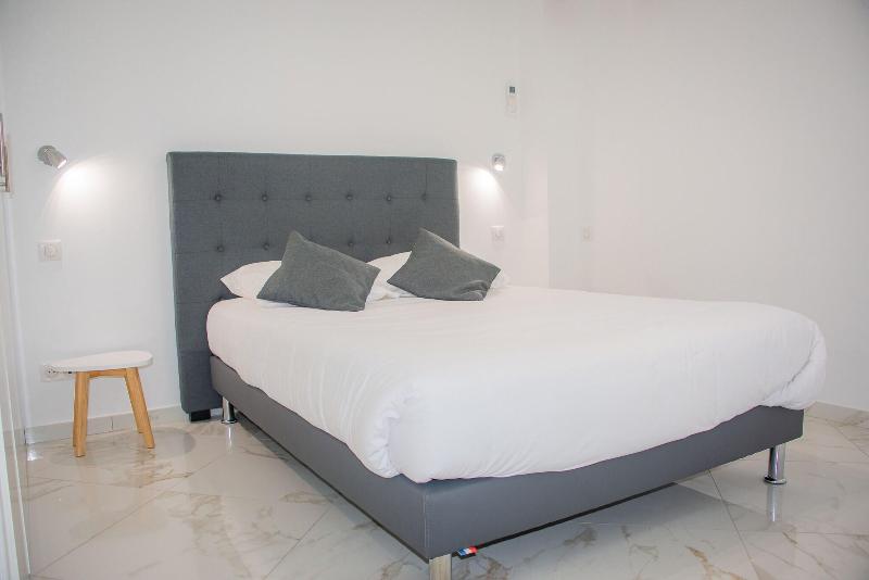 Hôtel Reine D'Azur image