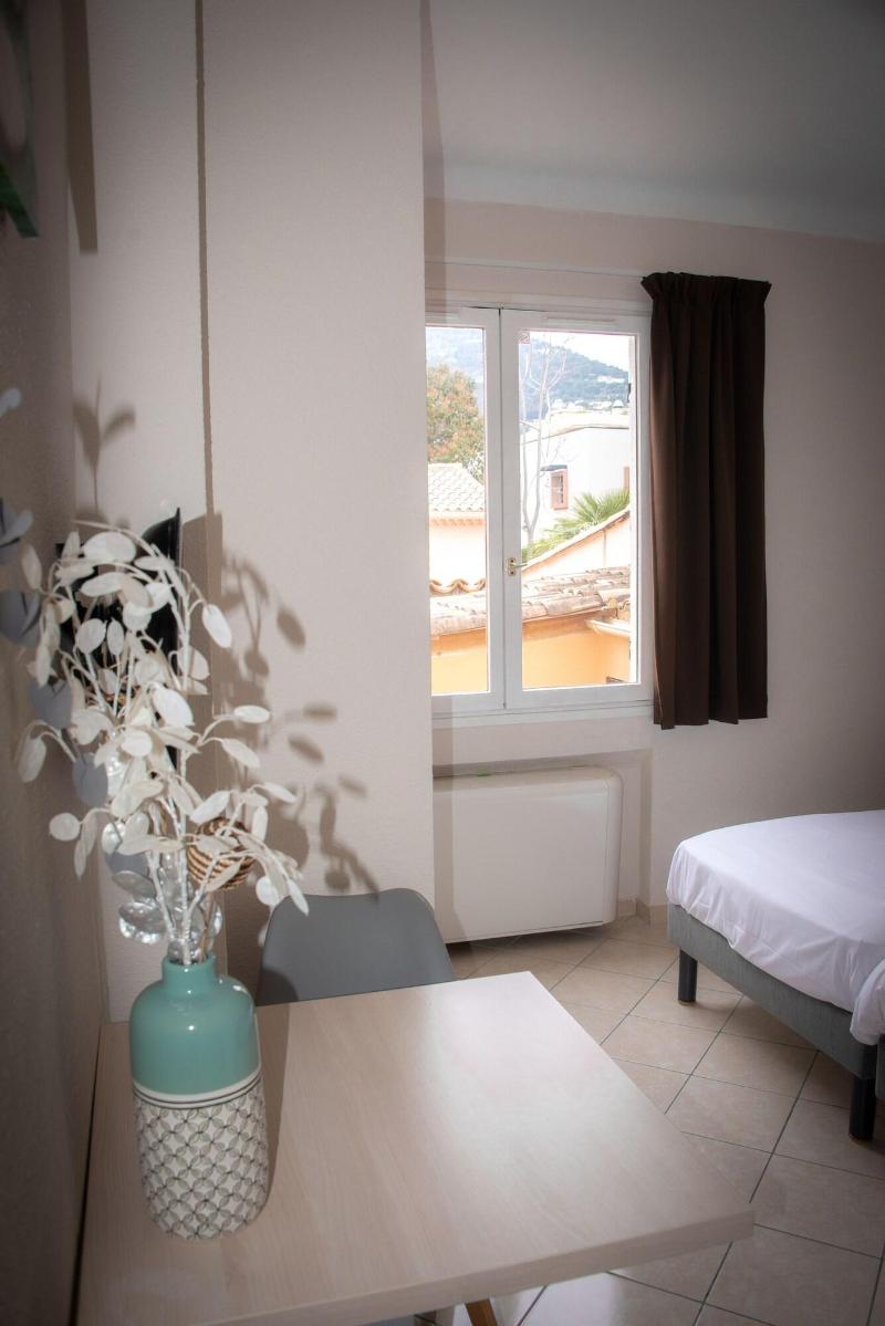 Hôtel Reine D'Azur image