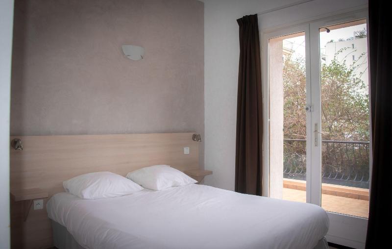 Hôtel Reine D'Azur image