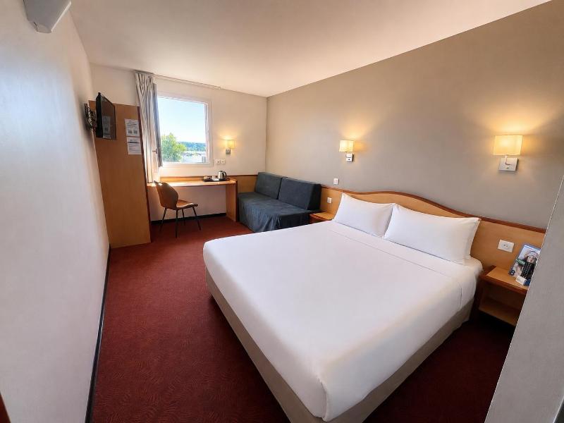 Brit Hotel Confort Montauban image