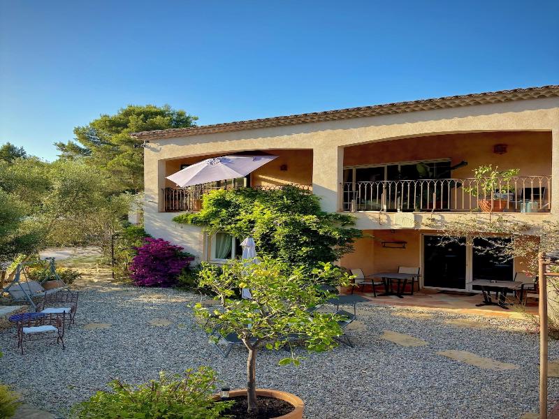 La Désirade Chambres d'hôtes en Provence — general view