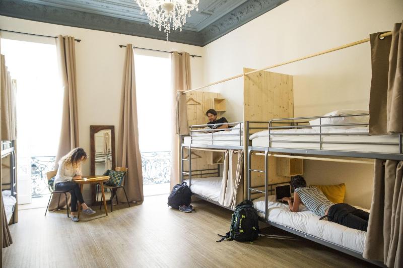 Georges Hostel & Café image