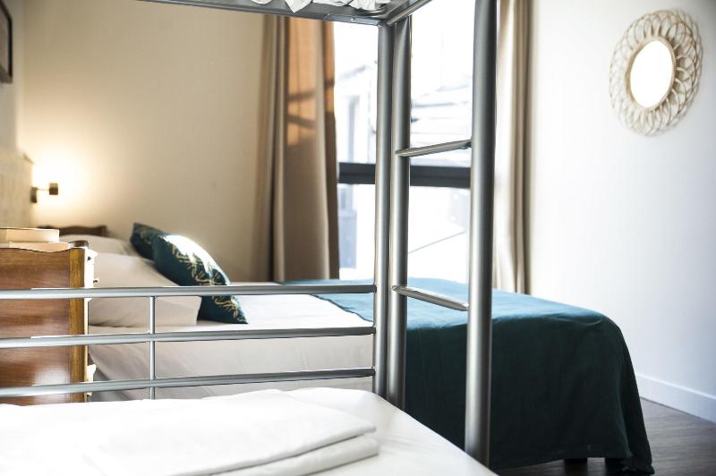 Georges Hostel & Café image