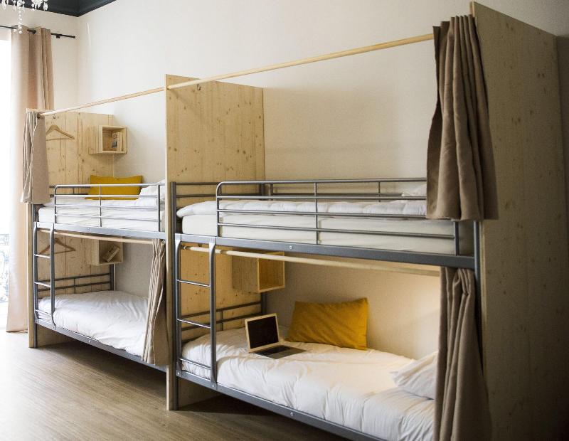 Georges Hostel & Café image