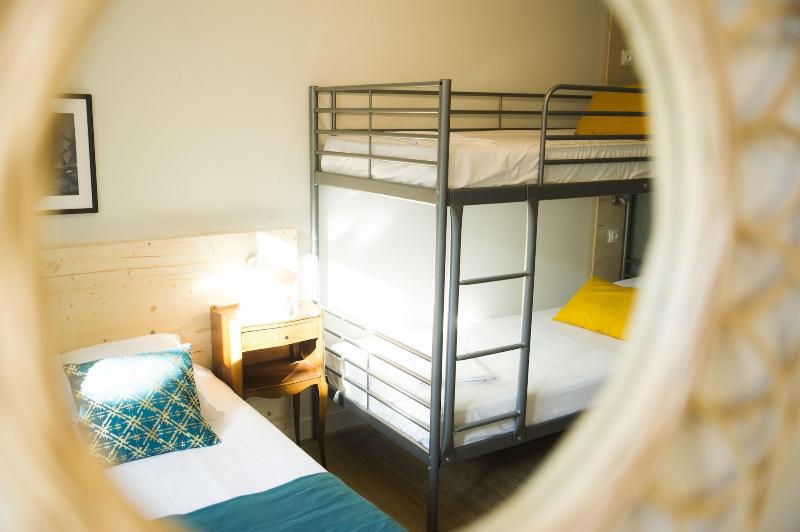 Georges Hostel & Café image