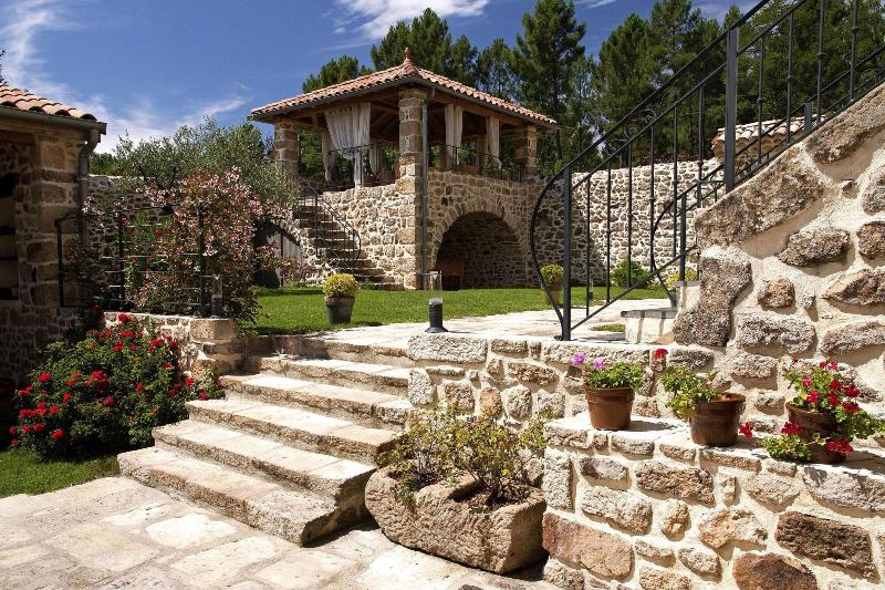 Le Mas De Baume image