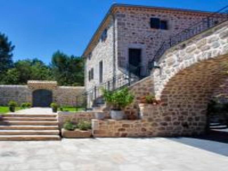 Le Mas De Baume image