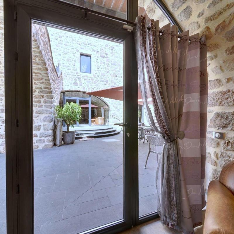 Le Mas De Baume image