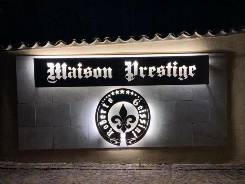 Maison Prestige Roberto Geissini image