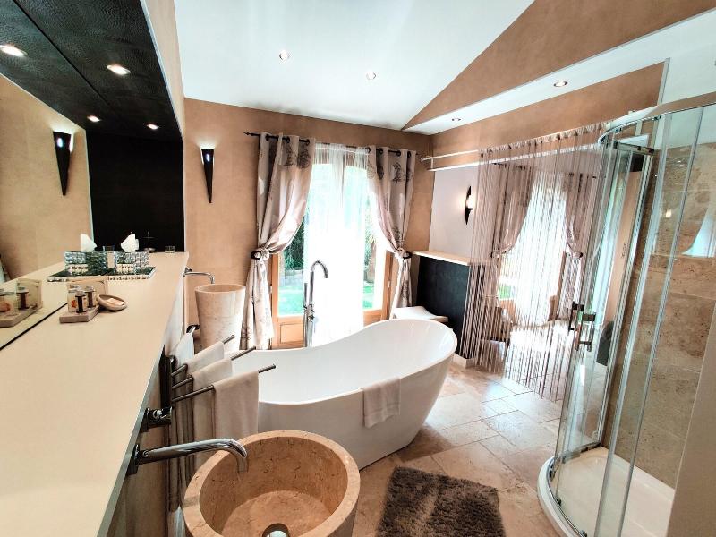 Maison Prestige Roberto Geissini image