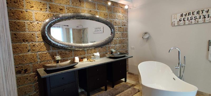 Maison Prestige Roberto Geissini image