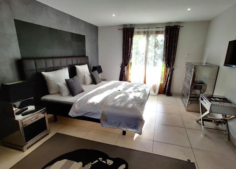 Maison Prestige Roberto Geissini image