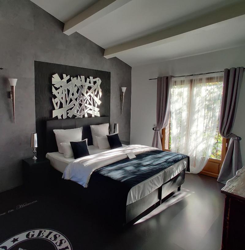 Maison Prestige Roberto Geissini image