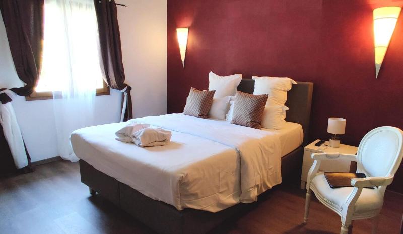 Maison Prestige Roberto Geissini image