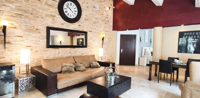 Maison Prestige Roberto Geissini image