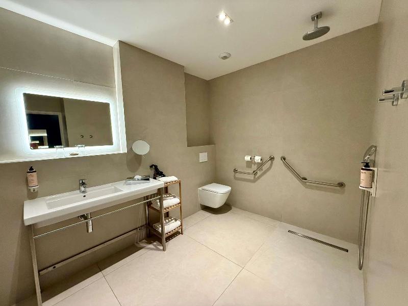 Mercure Hotel & Spa Bastia Biguglia image
