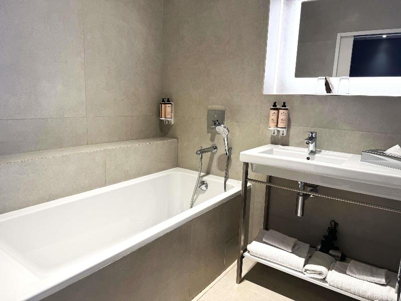 Mercure Hotel & Spa Bastia Biguglia image